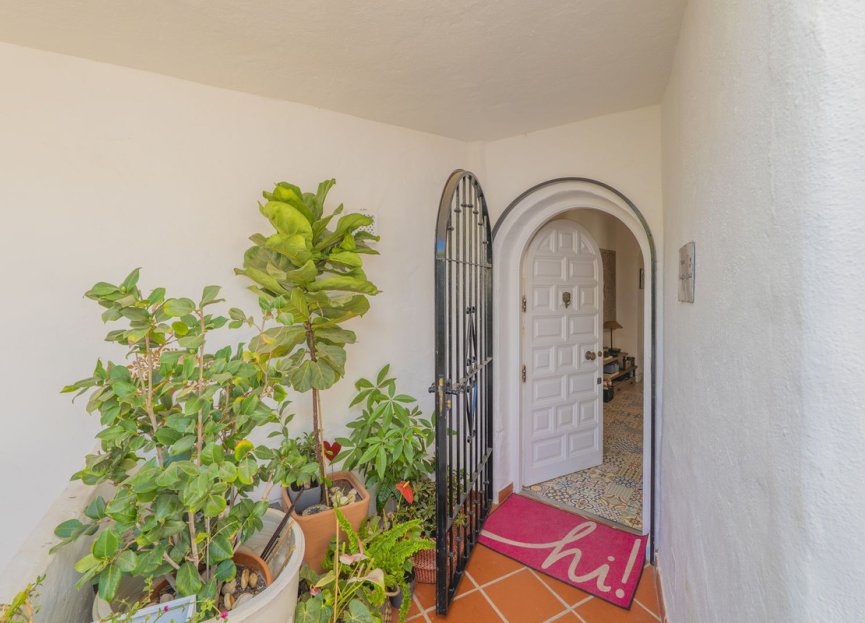 Resale - Apartment - Middle Floor Apartment - Marbella - Altos de los Monteros