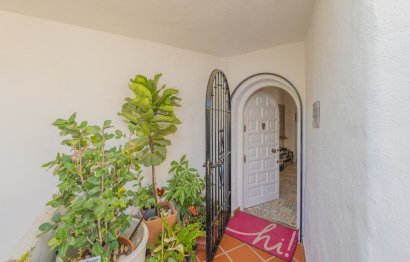 Resale - Apartment - Middle Floor Apartment - Marbella - Altos de los Monteros