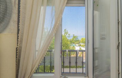 Resale - Apartment - Middle Floor Apartment - Marbella - Altos de los Monteros