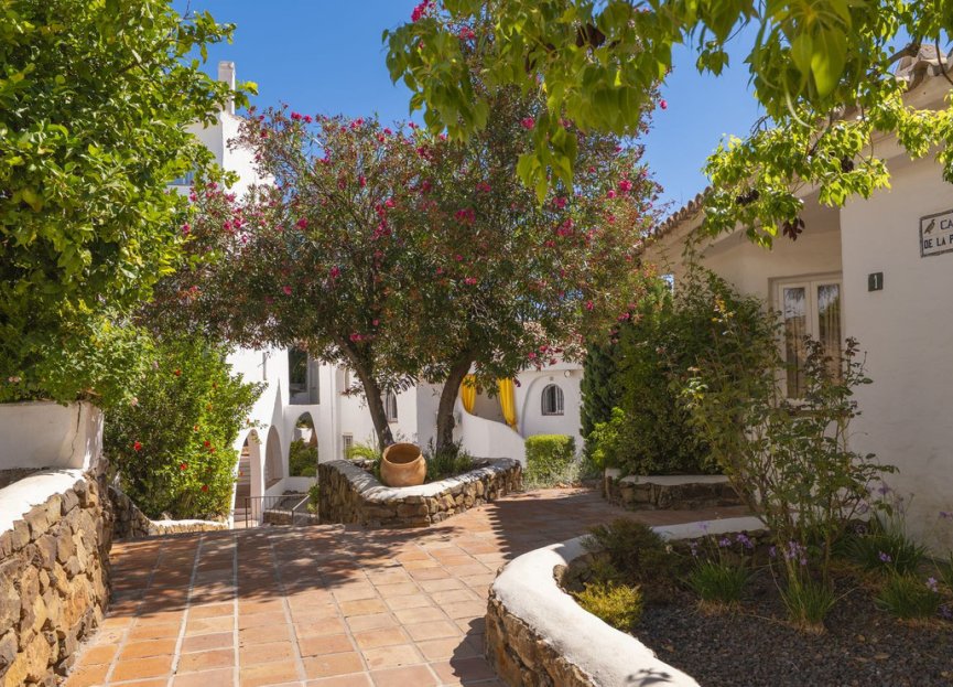 Resale - Apartment - Middle Floor Apartment - Marbella - Altos de los Monteros