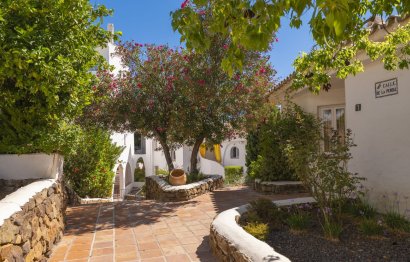 Resale - Apartment - Middle Floor Apartment - Marbella - Altos de los Monteros