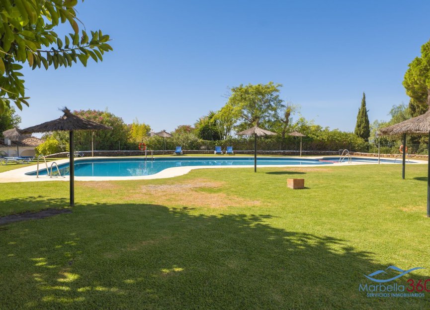 Resale - Apartment - Middle Floor Apartment - Marbella - Altos de los Monteros