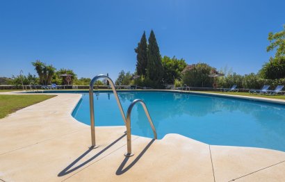 Resale - Apartment - Middle Floor Apartment - Marbella - Altos de los Monteros