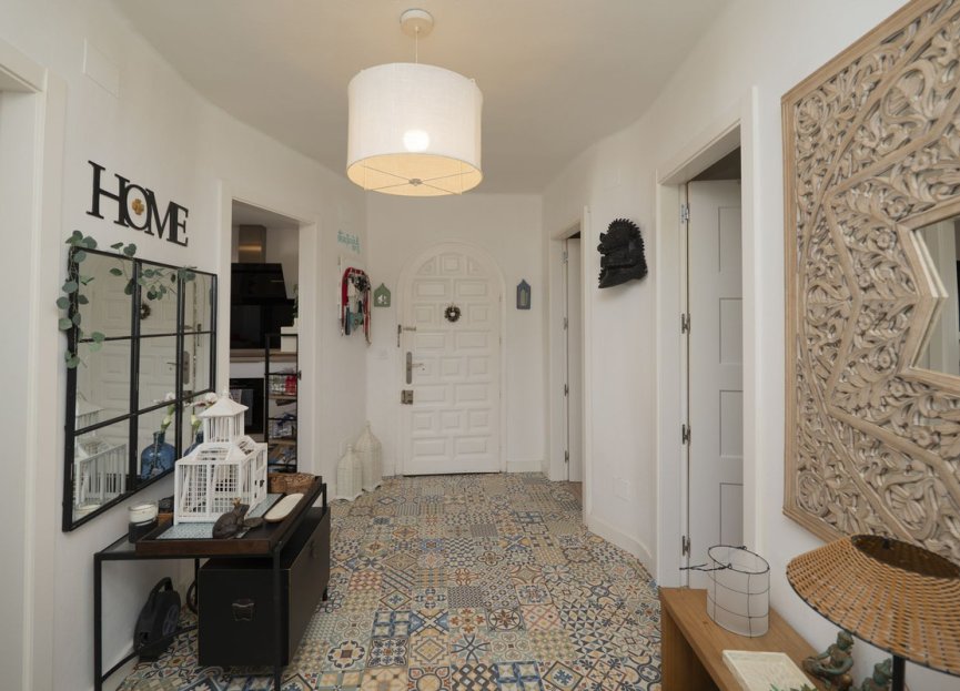 Resale - Apartment - Middle Floor Apartment - Marbella - Altos de los Monteros