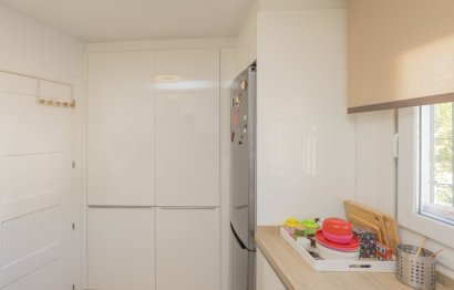 Resale - Apartment - Middle Floor Apartment - Marbella - Altos de los Monteros