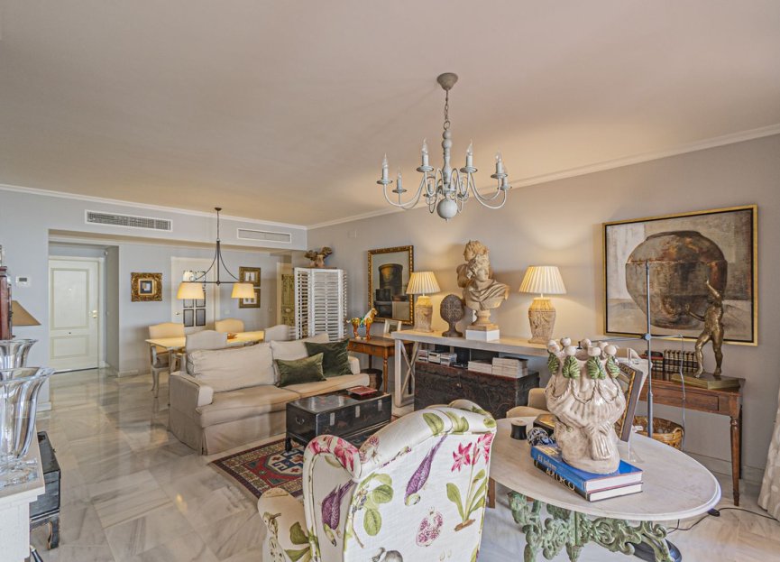 Resale - Apartment - Middle Floor Apartment - Estepona - Hacienda del Sol