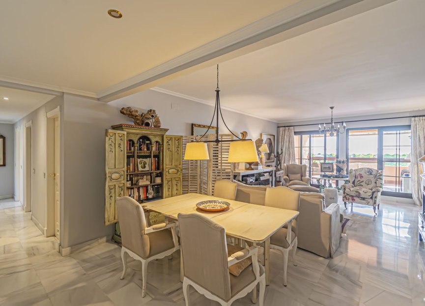 Resale - Apartment - Middle Floor Apartment - Estepona - Hacienda del Sol