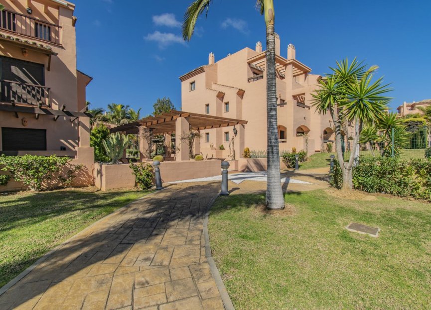 Resale - Apartment - Middle Floor Apartment - Estepona - Hacienda del Sol