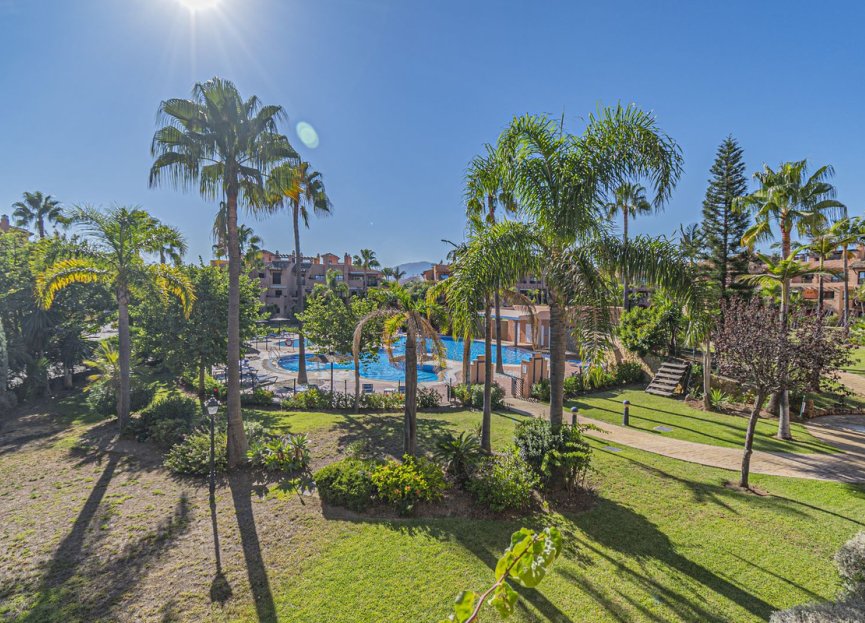 Resale - Apartment - Middle Floor Apartment - Estepona - Hacienda del Sol