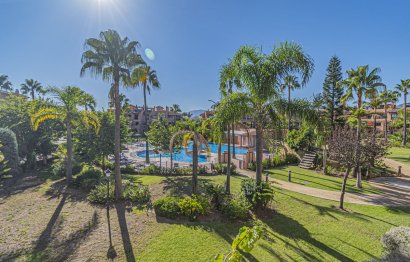 Resale - Apartment - Middle Floor Apartment - Estepona - Hacienda del Sol