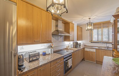 Resale - Apartment - Middle Floor Apartment - Estepona - Hacienda del Sol