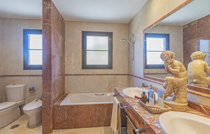 Resale - Apartment - Middle Floor Apartment - Estepona - Hacienda del Sol