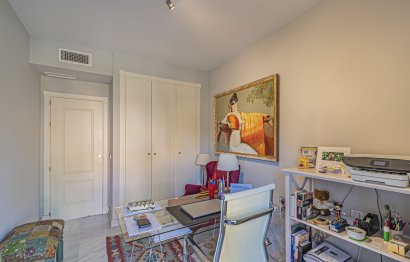 Resale - Apartment - Middle Floor Apartment - Estepona - Hacienda del Sol