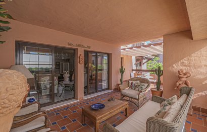 Resale - Apartment - Middle Floor Apartment - Estepona - Hacienda del Sol