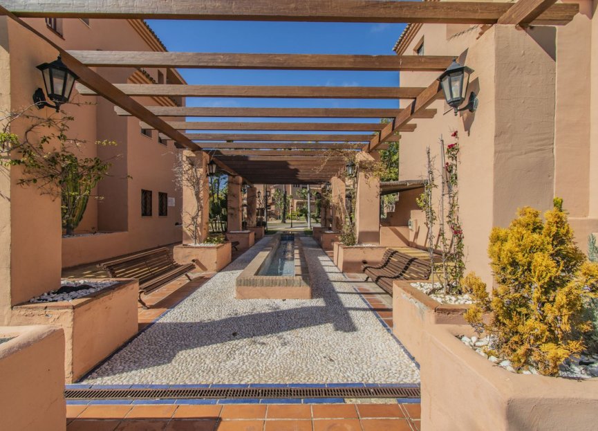 Resale - Apartment - Middle Floor Apartment - Estepona - Hacienda del Sol