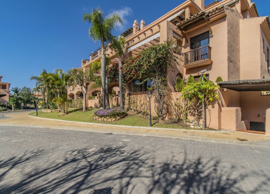 Resale - Apartment - Middle Floor Apartment - Estepona - Hacienda del Sol