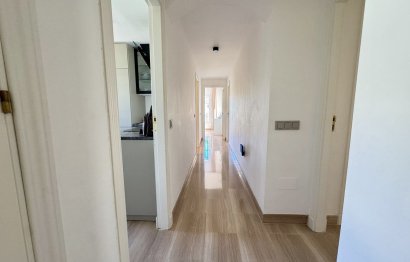 Resale - Apartment - Middle Floor Apartment - Marbella - Elviria