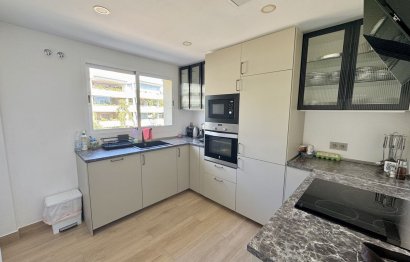 Resale - Apartment - Middle Floor Apartment - Marbella - Elviria