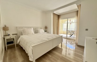 Resale - Apartment - Middle Floor Apartment - Marbella - Elviria
