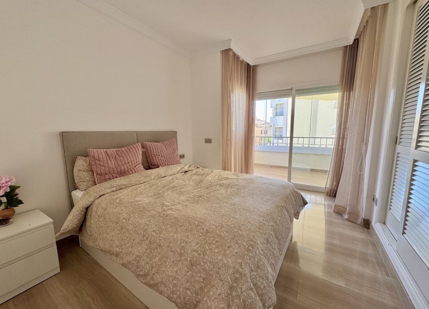 Resale - Apartment - Middle Floor Apartment - Marbella - Elviria