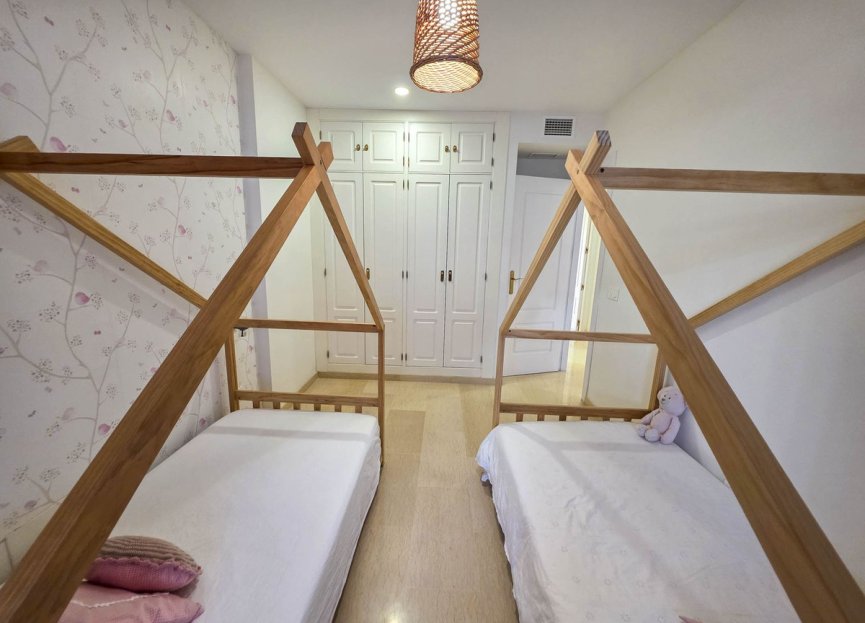 Resale - Apartment - Middle Floor Apartment - Manilva - La Duquesa