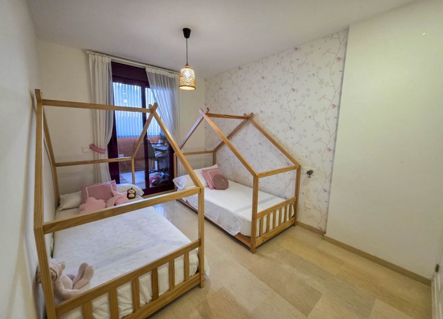 Resale - Apartment - Middle Floor Apartment - Manilva - La Duquesa