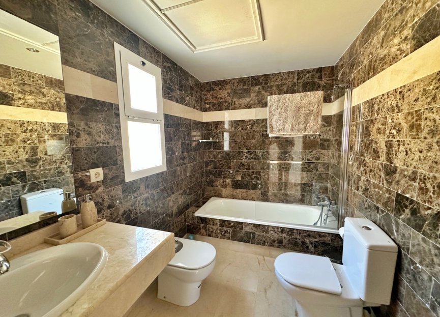 Resale - House - Semi-Detached House - Benahavís - Benahavís Centro