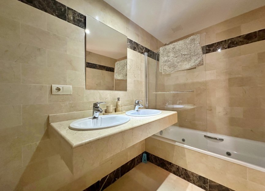 Resale - House - Semi-Detached House - Benahavís - Benahavís Centro