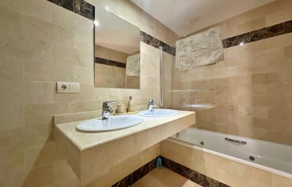 Resale - House - Semi-Detached House - Benahavís - Benahavís Centro