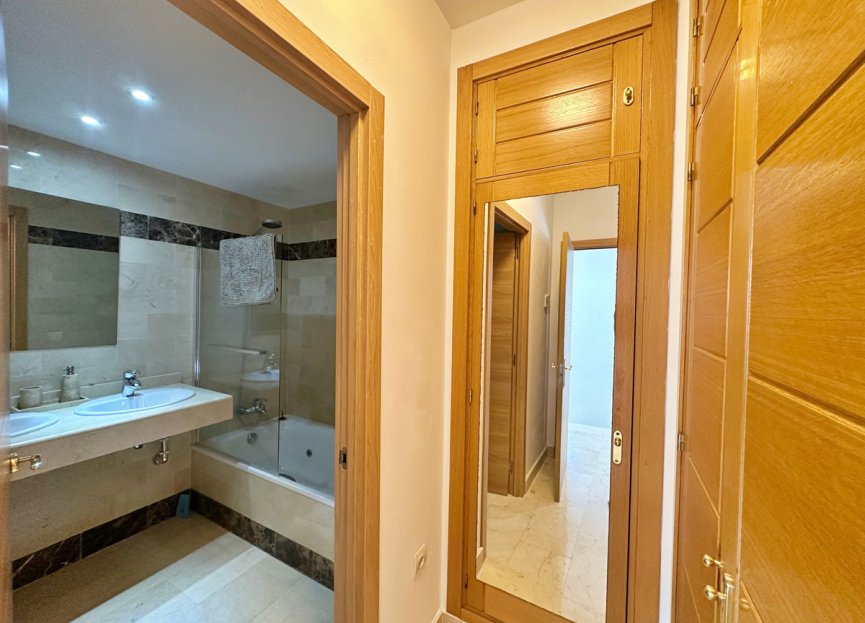 Resale - House - Semi-Detached House - Benahavís - Benahavís Centro