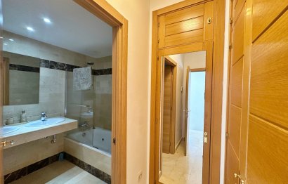 Resale - House - Semi-Detached House - Benahavís - Benahavís Centro