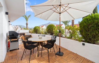 Resale - Apartment - Middle Floor Apartment - Marbella - Nueva Andalucia