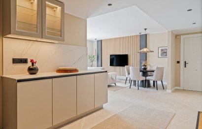 Resale - Apartment - Middle Floor Apartment - Marbella - Nueva Andalucia