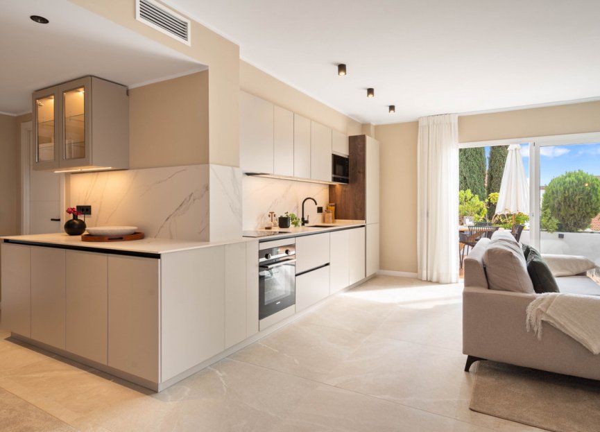 Resale - Apartment - Middle Floor Apartment - Marbella - Nueva Andalucia