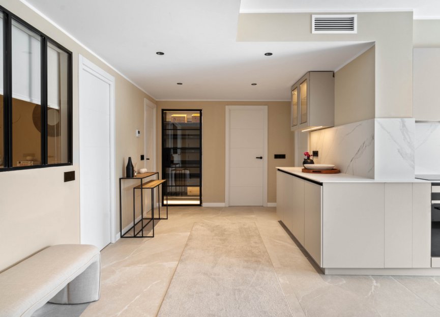 Resale - Apartment - Middle Floor Apartment - Marbella - Nueva Andalucia