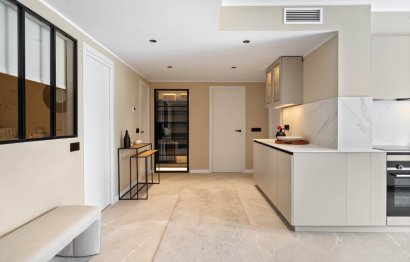 Resale - Apartment - Middle Floor Apartment - Marbella - Nueva Andalucia