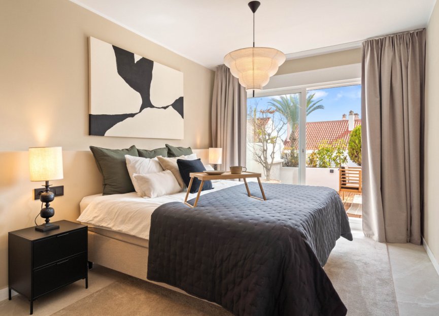 Resale - Apartment - Middle Floor Apartment - Marbella - Nueva Andalucia