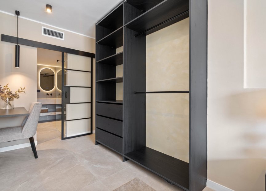 Resale - Apartment - Middle Floor Apartment - Marbella - Nueva Andalucia