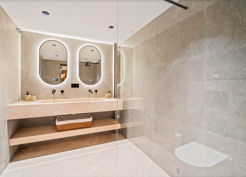 Resale - Apartment - Middle Floor Apartment - Marbella - Nueva Andalucia