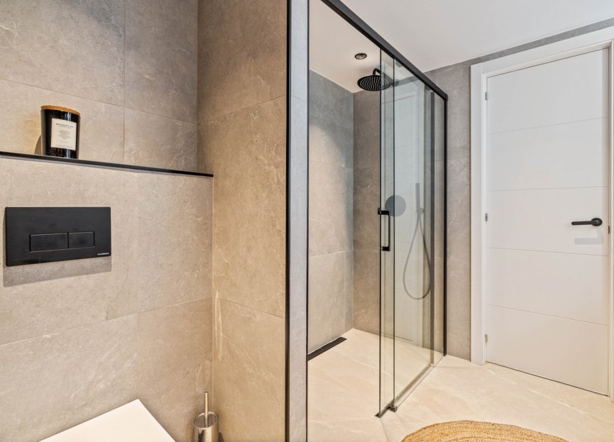 Resale - Apartment - Middle Floor Apartment - Marbella - Nueva Andalucia