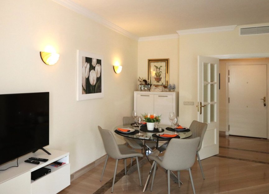 Resale - Ground floor apartment - Marbella - Elviria