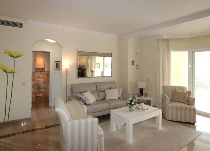 Resale - Ground floor apartment - Marbella - Elviria