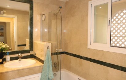 Resale - Ground floor apartment - Marbella - Elviria