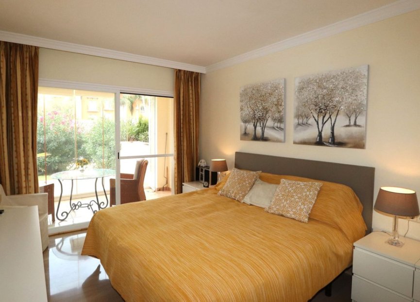 Resale - Ground floor apartment - Marbella - Elviria