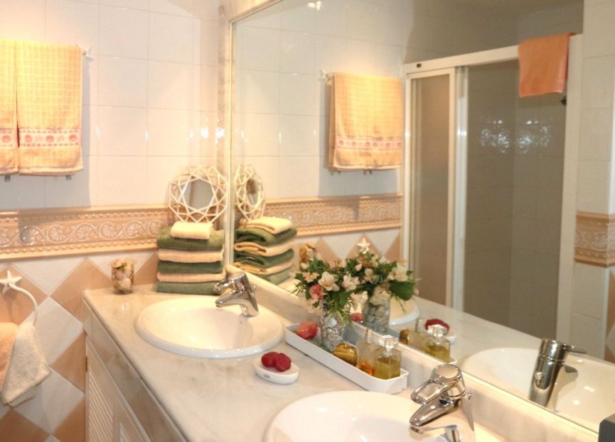 Resale - Ground floor apartment - Marbella - Elviria