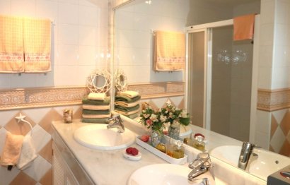 Resale - Ground floor apartment - Marbella - Elviria