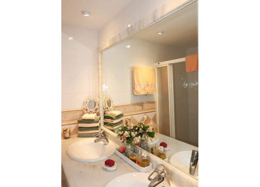 Resale - Ground floor apartment - Marbella - Elviria