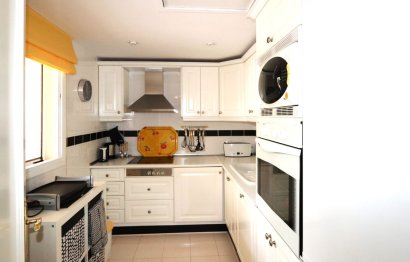 Resale - Ground floor apartment - Marbella - Elviria