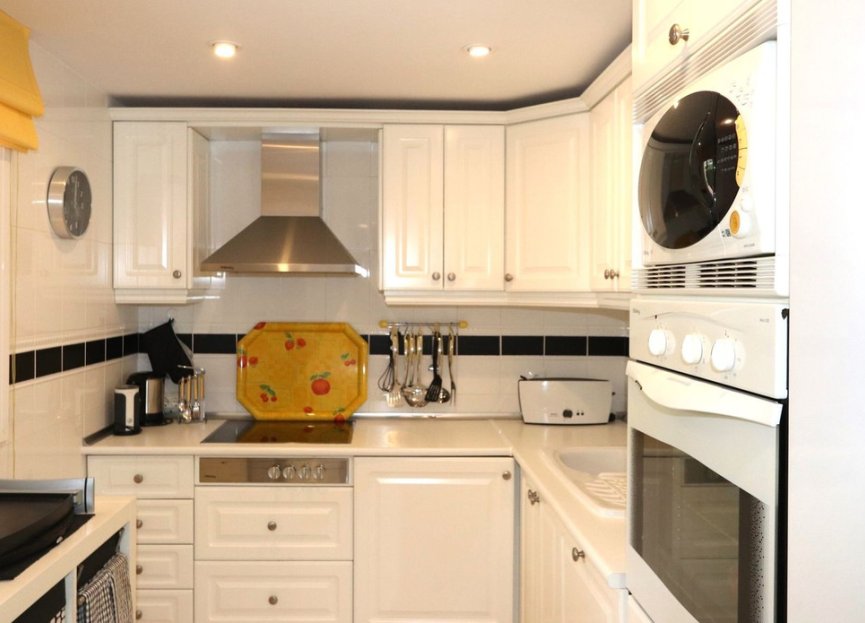 Resale - Ground floor apartment - Marbella - Elviria