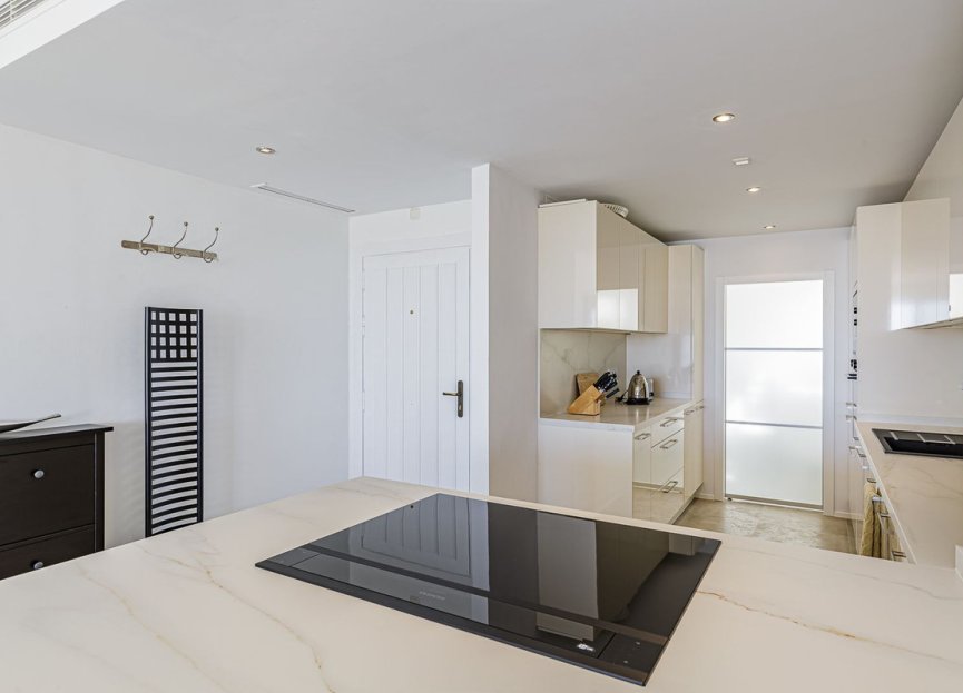 Resale - Apartment - Penthouse - Marbella - Nueva Andalucia